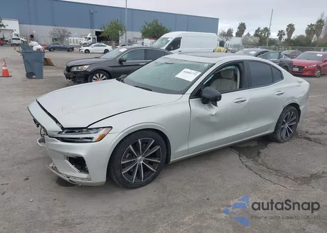 2021 Volvo S60 T5 Momentum z USA, uszkodzony, nr VIN 7JR102TZ8MG126745